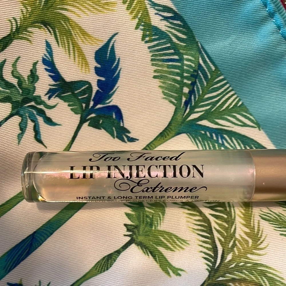 💋 Too Faced “Lip Injection Extreme” lip plumper 💋
